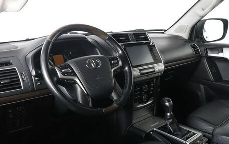 Toyota Land Cruiser Prado 150 рестайлинг 2, 2019 год, 5 999 000 рублей, 9 фотография