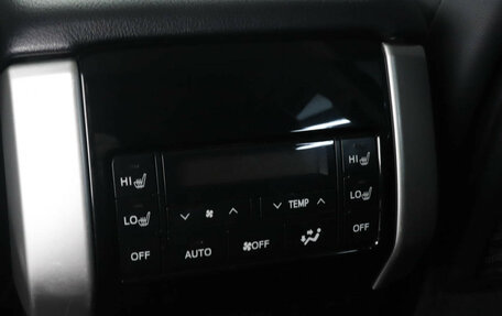 Toyota Land Cruiser Prado 150 рестайлинг 2, 2019 год, 5 999 000 рублей, 16 фотография