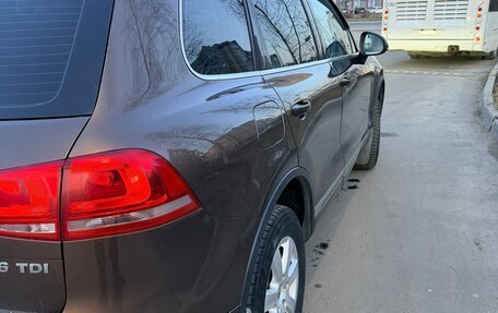 Volkswagen Touareg III, 2011 год, 2 100 000 рублей, 4 фотография