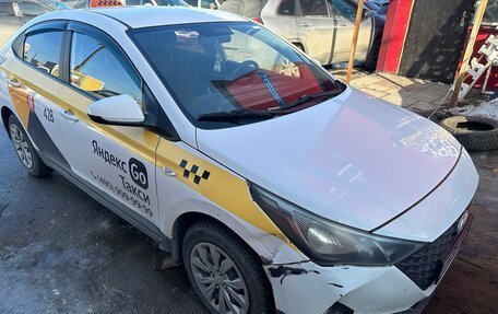 Hyundai Solaris II рестайлинг, 2021 год, 800 000 рублей, 2 фотография