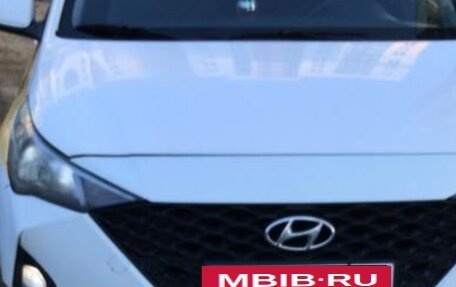 Hyundai Solaris II рестайлинг, 2021 год, 800 000 рублей, 12 фотография