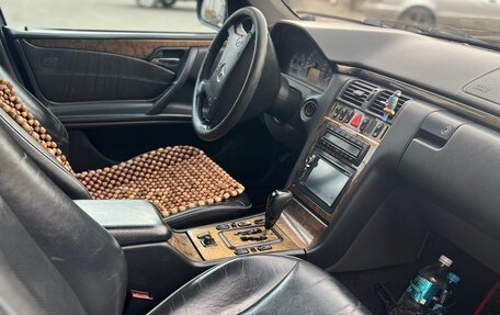 Mercedes-Benz E-Класс, 1998 год, 570 000 рублей, 3 фотография