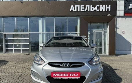 Hyundai Solaris II рестайлинг, 2012 год, 990 000 рублей, 2 фотография