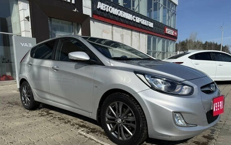 Hyundai Solaris II рестайлинг, 2012 год, 990 000 рублей, 5 фотография