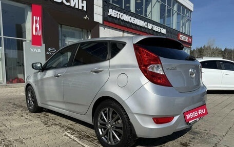 Hyundai Solaris II рестайлинг, 2012 год, 990 000 рублей, 18 фотография