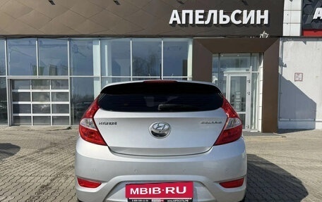 Hyundai Solaris II рестайлинг, 2012 год, 990 000 рублей, 17 фотография