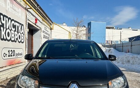 Renault Logan II, 2017 год, 850 000 рублей, 13 фотография