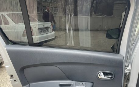 Renault Sandero II рестайлинг, 2015 год, 950 000 рублей, 3 фотография