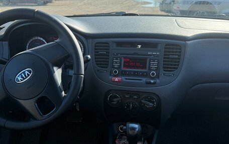 KIA Rio II, 2010 год, 600 000 рублей, 10 фотография