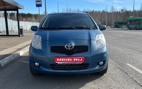 Toyota Yaris III рестайлинг, 2008 год, 750 000 рублей, 1 фотография
