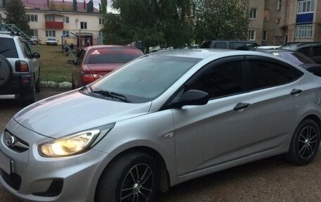 Hyundai Solaris II рестайлинг, 2013 год, 950 000 рублей, 2 фотография