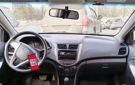 Hyundai Solaris II рестайлинг, 2013 год, 950 000 рублей, 4 фотография