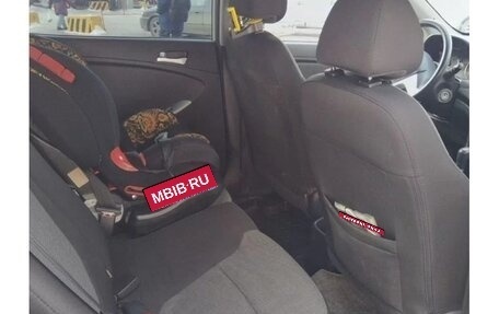 Hyundai Solaris II рестайлинг, 2013 год, 950 000 рублей, 6 фотография