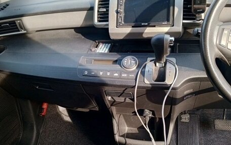 Honda Freed I, 2012 год, 1 270 000 рублей, 18 фотография