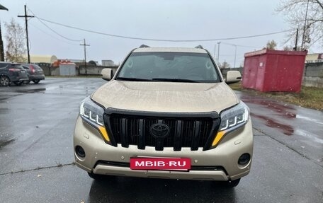 Toyota Land Cruiser Prado 150 рестайлинг 2, 2010 год, 2 100 000 рублей, 2 фотография