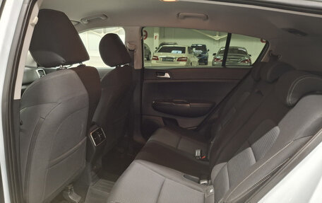 KIA Sportage IV рестайлинг, 2018 год, 2 142 000 рублей, 12 фотография