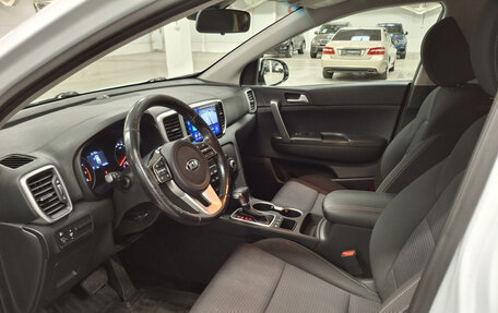 KIA Sportage IV рестайлинг, 2018 год, 2 142 000 рублей, 16 фотография