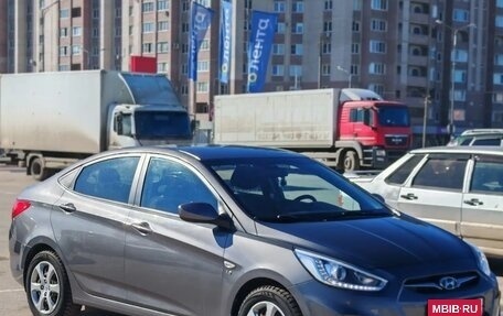 Hyundai Solaris II рестайлинг, 2013 год, 1 000 000 рублей, 2 фотография
