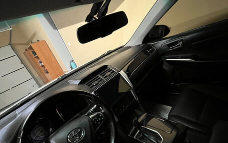 Toyota Camry, 2018 год, 2 700 000 рублей, 10 фотография