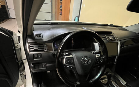 Toyota Camry, 2018 год, 2 700 000 рублей, 11 фотография