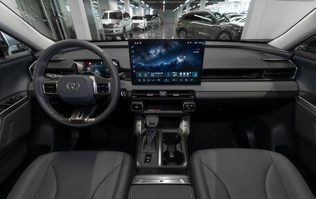 Toyota RAV4, 2025 год, 4 950 000 рублей, 8 фотография