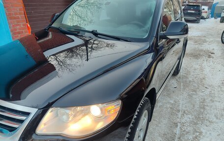 Volkswagen Touareg III, 2010 год, 1 350 000 рублей, 2 фотография