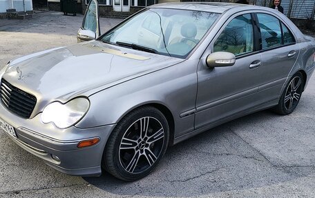 Mercedes-Benz C-Класс, 2004 год, 680 000 рублей, 10 фотография