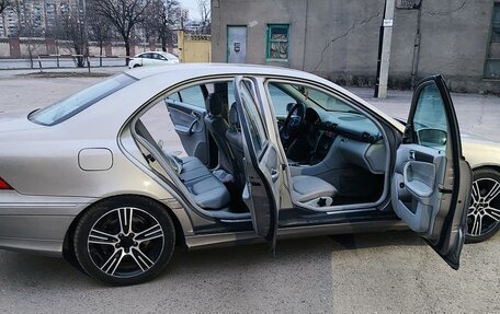 Mercedes-Benz C-Класс, 2004 год, 680 000 рублей, 4 фотография