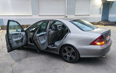 Mercedes-Benz C-Класс, 2004 год, 680 000 рублей, 8 фотография