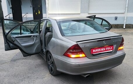 Mercedes-Benz C-Класс, 2004 год, 680 000 рублей, 9 фотография