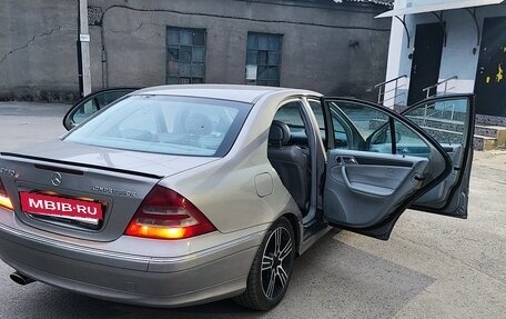 Mercedes-Benz C-Класс, 2004 год, 680 000 рублей, 5 фотография