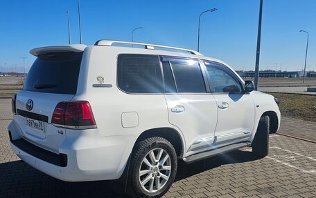 Toyota Land Cruiser 200, 2011 год, 2 400 000 рублей, 2 фотография