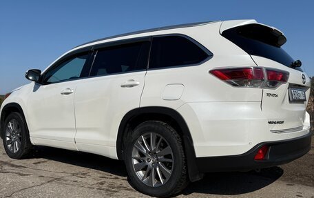 Toyota Highlander III, 2014 год, 2 530 000 рублей, 3 фотография