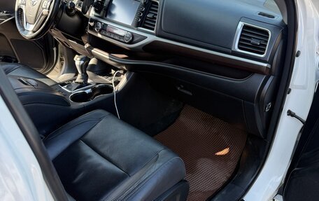 Toyota Highlander III, 2014 год, 2 530 000 рублей, 7 фотография