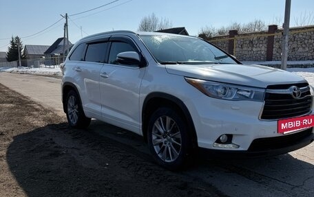 Toyota Highlander III, 2014 год, 2 530 000 рублей, 2 фотография