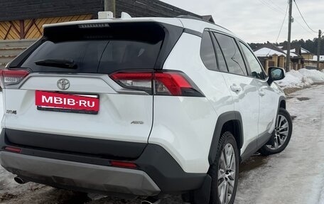 Toyota RAV4, 2021 год, 4 200 000 рублей, 9 фотография