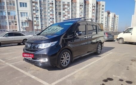 Honda Stepwgn IV, 2016 год, 1 850 000 рублей, 3 фотография