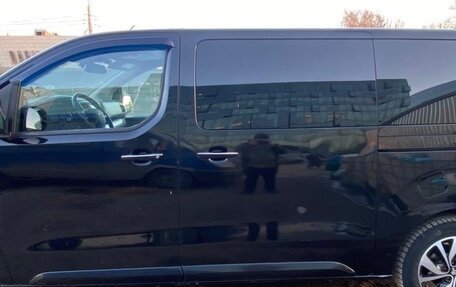 Peugeot Traveller I, 2021 год, 2 950 000 рублей, 4 фотография