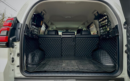 Toyota Land Cruiser Prado 150 рестайлинг 2, 2018 год, 4 800 000 рублей, 8 фотография