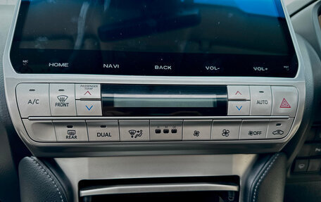 Toyota Land Cruiser Prado 150 рестайлинг 2, 2018 год, 4 800 000 рублей, 15 фотография