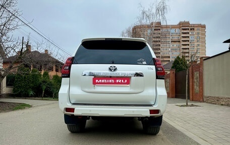 Toyota Land Cruiser Prado 150 рестайлинг 2, 2018 год, 4 800 000 рублей, 5 фотография