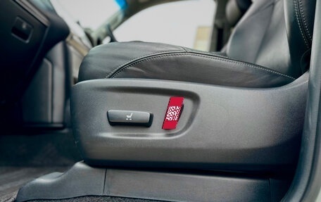 Toyota Land Cruiser Prado 150 рестайлинг 2, 2018 год, 4 800 000 рублей, 12 фотография