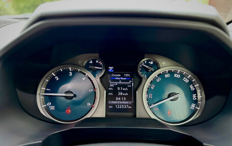 Toyota Land Cruiser Prado 150 рестайлинг 2, 2018 год, 4 800 000 рублей, 20 фотография