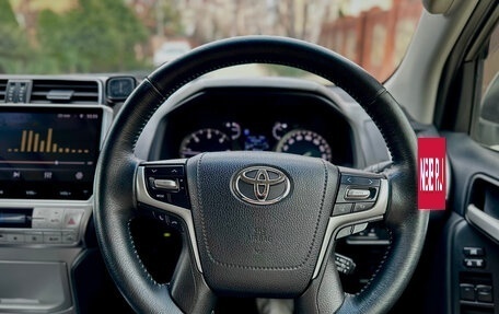 Toyota Land Cruiser Prado 150 рестайлинг 2, 2018 год, 4 800 000 рублей, 22 фотография