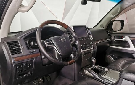 Toyota Land Cruiser 200, 2018 год, 4 600 000 рублей, 17 фотография