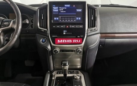 Toyota Land Cruiser 200, 2018 год, 4 600 000 рублей, 13 фотография