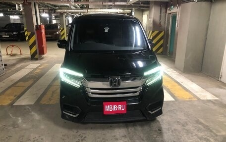 Honda Stepwgn IV, 2021 год, 2 400 000 рублей, 1 фотография