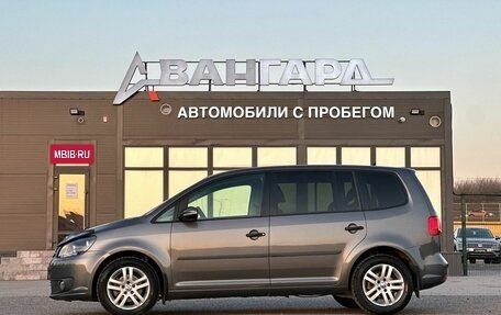 Volkswagen Touran III, 2011 год, 1 080 000 рублей, 2 фотография