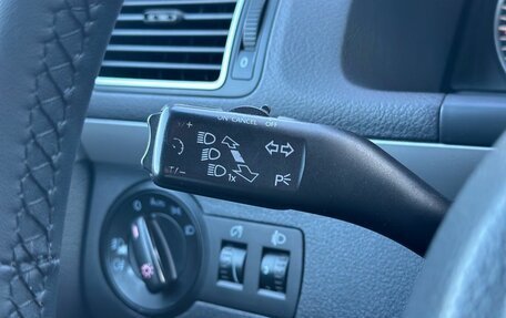 Volkswagen Touran III, 2011 год, 1 080 000 рублей, 14 фотография