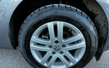 Volkswagen Touran III, 2011 год, 1 080 000 рублей, 22 фотография